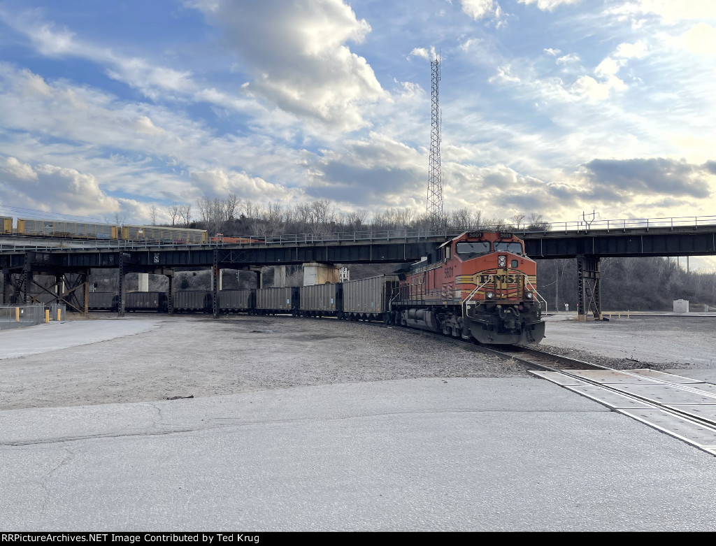 BNSF 5601